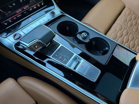 Used 2024 Audi RS 6 performance image 25