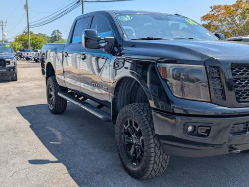 Used 2016 Nissan Titan SL AWD/4WD image 3