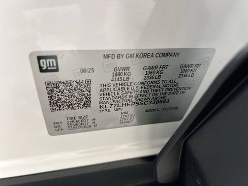 Used 2025 Chevrolet Trax LT w/ LT Convenience Package FWD image 27