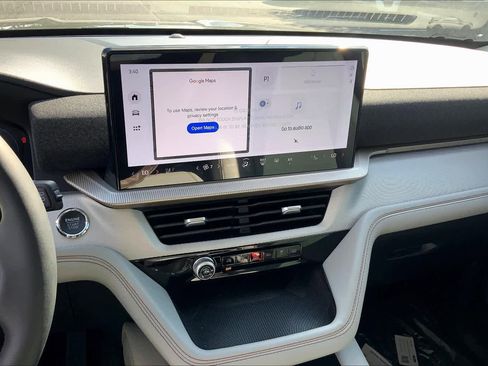 New 2025 Ford Explorer Active w/ Active Comfort Package image 7