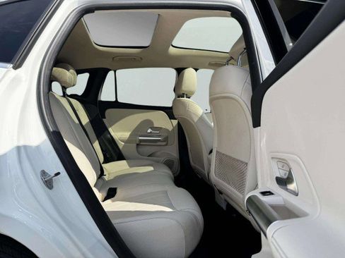 Used 2023 Mercedes-Benz GLA 250 w/ Premium Package image 41