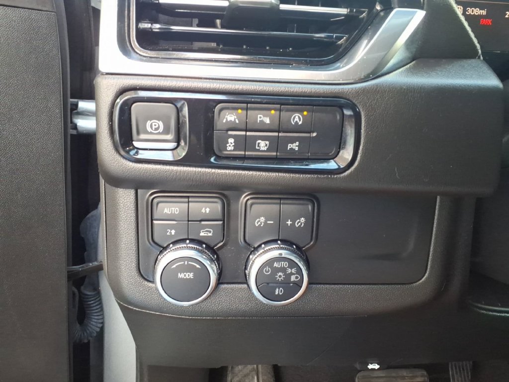 Used 2025 GMC Yukon XL Denali AWD/4WD image 12