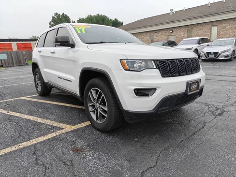 Used 2017 Jeep Grand Cherokee Limited AWD/4WD image 7