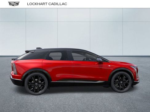 New 2025 Cadillac Optiq Luxury 1 w/ LPO, ONYX Package image 5