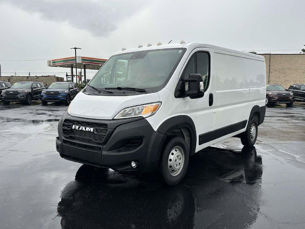 Used 2025 RAM ProMaster 2500 w/ Convenience Group FWD image 8