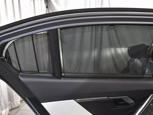 Used 2025 BMW M5 w/ Executive Package image 15