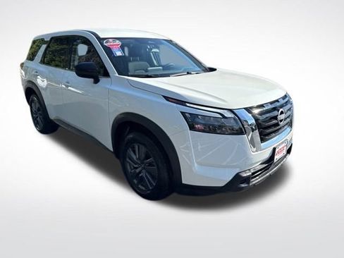 Used 2024 Nissan Pathfinder S image 8