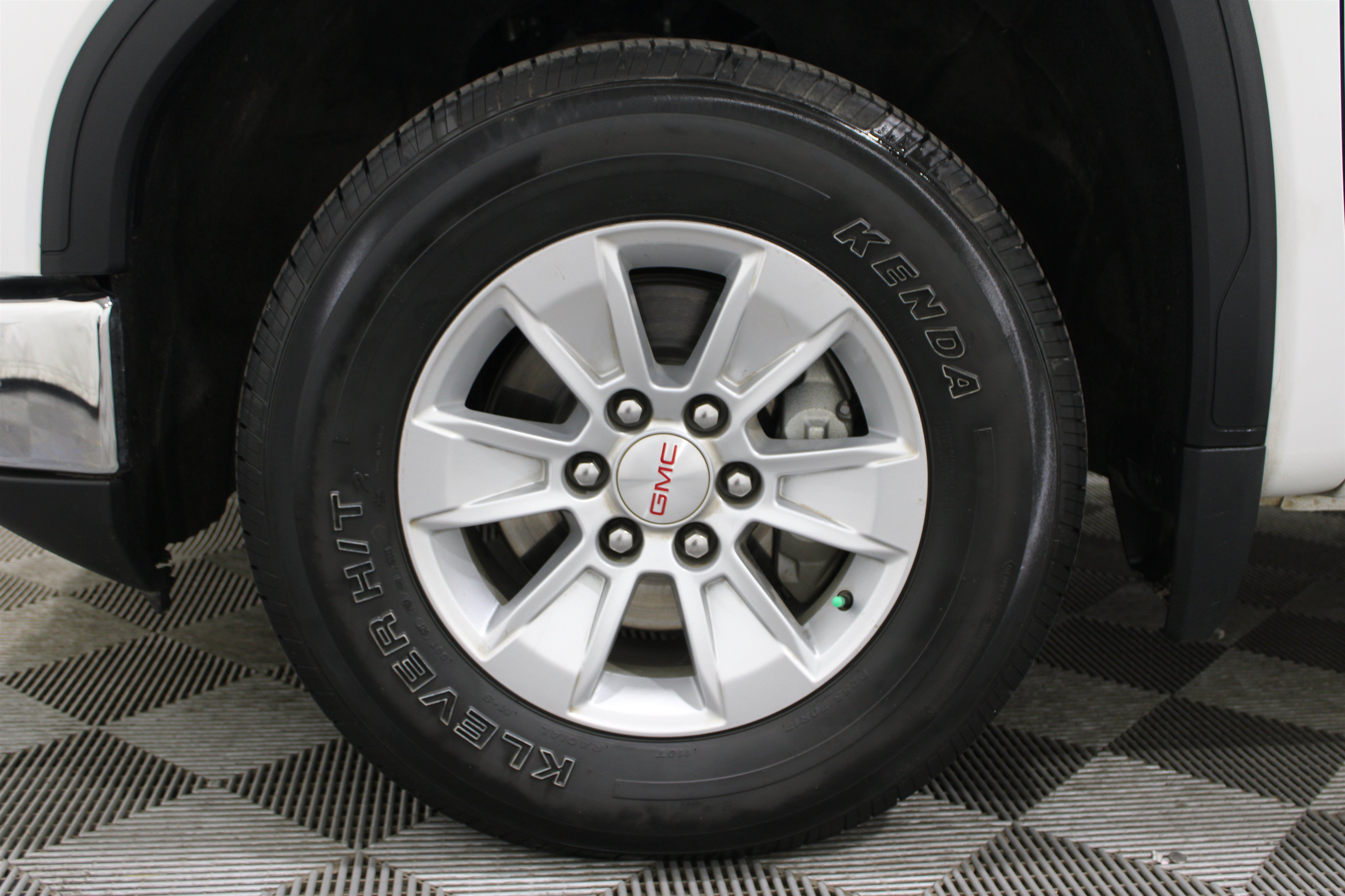 Used 2024 GMC Sierra 1500 SLE AWD/4WD image 42