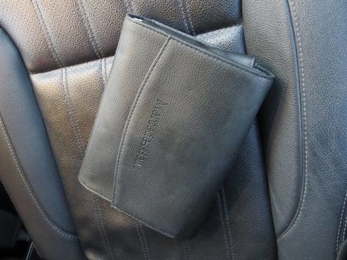 Used 2016 Mercedes-Benz GLE 350 GLE 350 4MATIC AWD 4dr SUV w/ Premium Package image 27