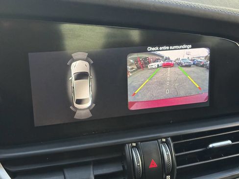 Used 2018 Alfa Romeo Giulia Quadrifoglio w/ Driver Assist Dynamic Package image 15