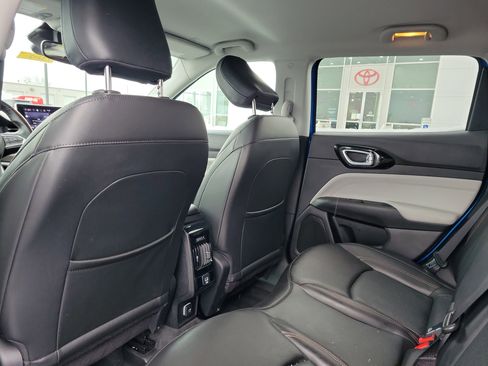 Used 2022 Jeep Compass Limited image 14