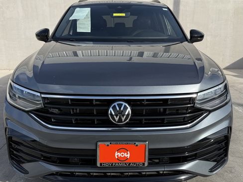 Used 2024 Volkswagen Tiguan SE R-Line image 2
