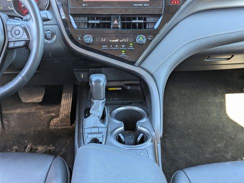 Used 2024 Toyota Camry XSE FWD image 18