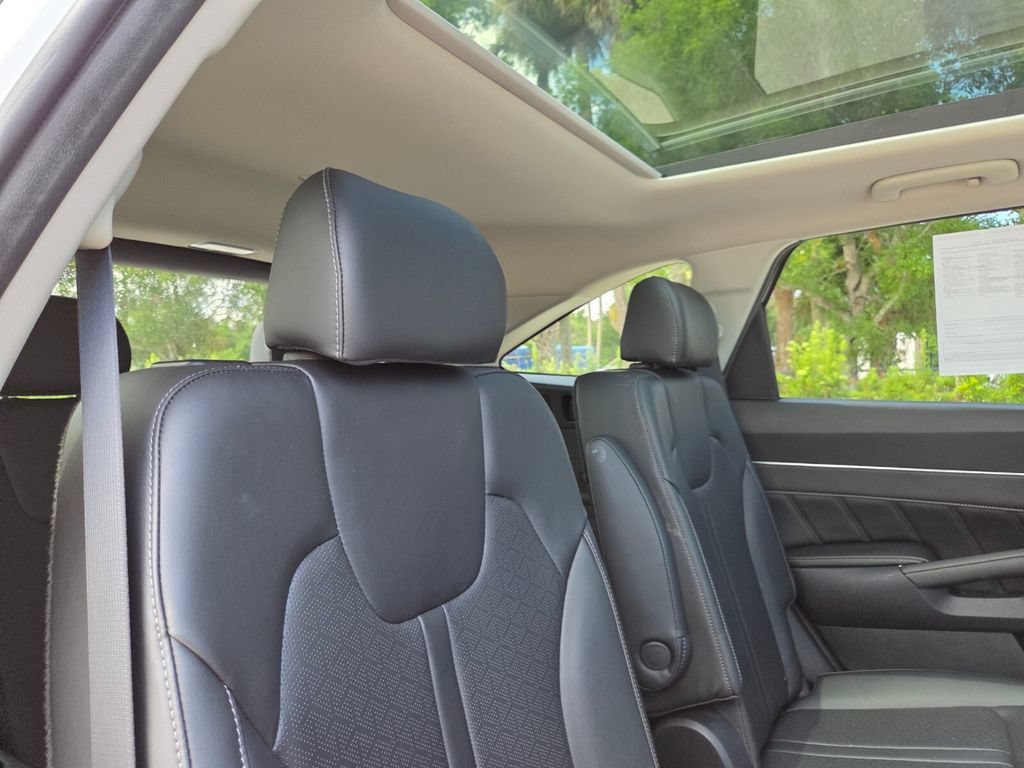 Used 2023 Kia Sorento SX FWD image 19