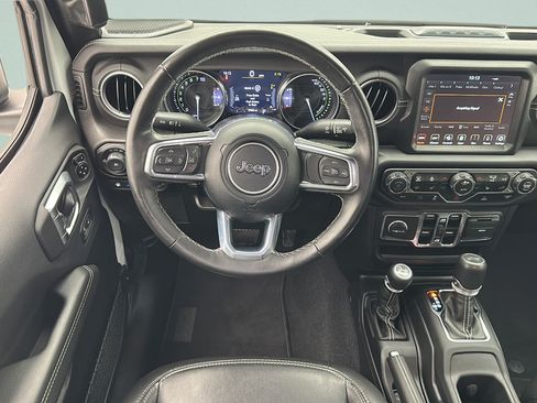 Used 2023 Jeep Wrangler Unlimited Sahara w/ Cold Weather Group AWD/4WD image 9