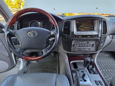 Used 2003 Toyota Land Cruiser w/ Convenience Pkg AWD/4WD image 33