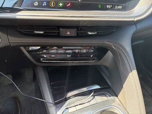 Used 2023 Buick Envision Preferred AWD/4WD image 18