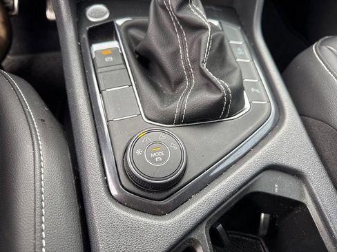 Used 2024 Volkswagen Tiguan SE R-Line image 30