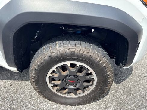 Used 2026 Toyota Tacoma TRD Off-Road AWD/4WD image 4