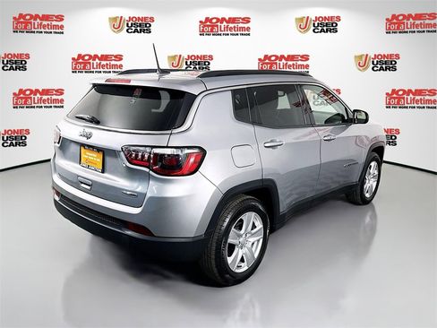Used 2022 Jeep Compass Latitude image 15