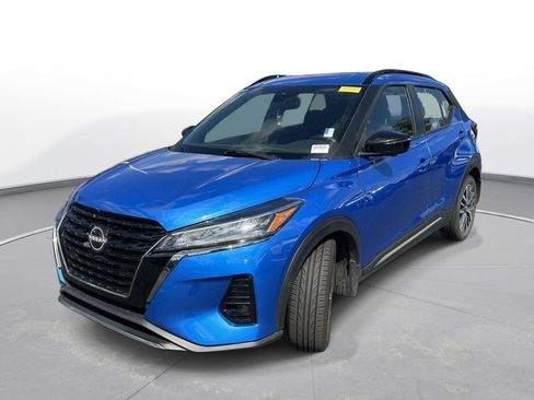 Used 2023 Nissan Kicks SR FWD image 2
