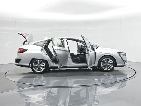 Used 2019 Honda Clarity Plug-In Hybrid image 4