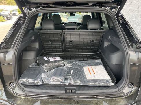 New 2026 Volkswagen Tiguan SE R-Line FWD image 23
