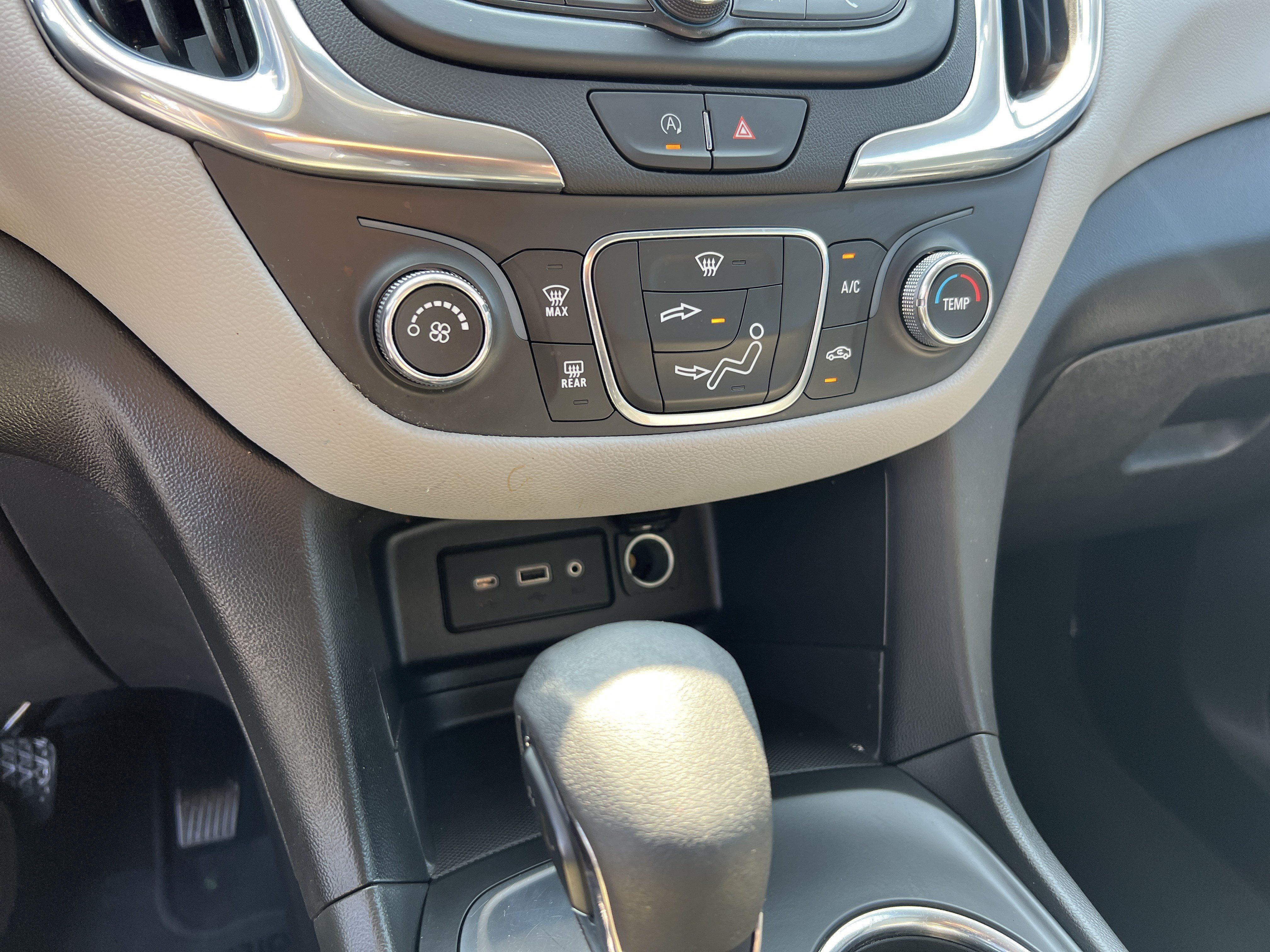 Used 2023 Chevrolet Equinox LS FWD image 26