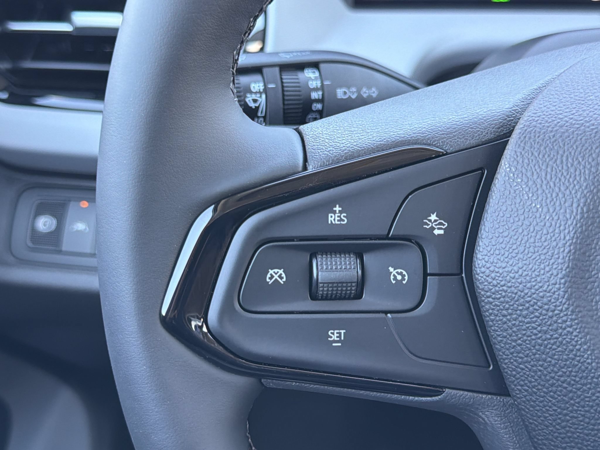 New 2027 Chevrolet Bolt LT FWD image 17