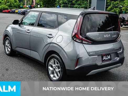 Used 2025 Kia Soul LX w/ LX Technology Package FWD image 4