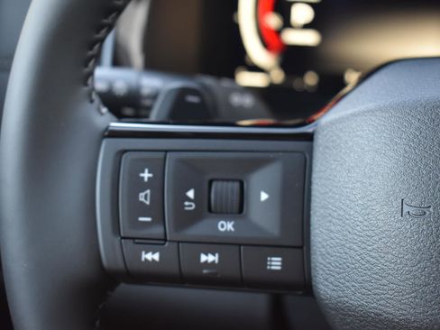 New 2026 Nissan Pathfinder SL image 28