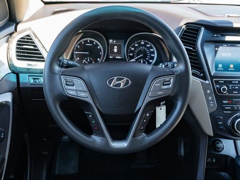 Used 2018 Hyundai Santa Fe SE AWD/4WD image 15