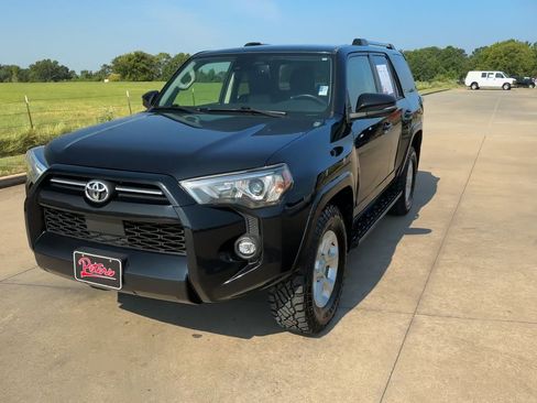 Used 2022 Toyota 4Runner SR5 Premium image 3