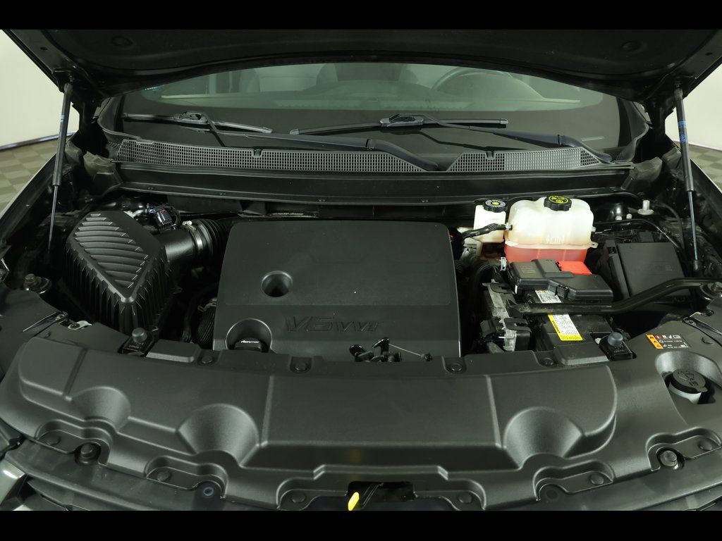 Used 2023 Chevrolet Traverse LT FWD image 19