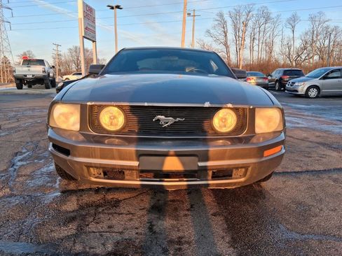 Used 2005 Ford Mustang Premium image 2