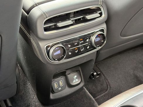 Used 2022 Genesis GV80 3.5T Prestige Signature image 30