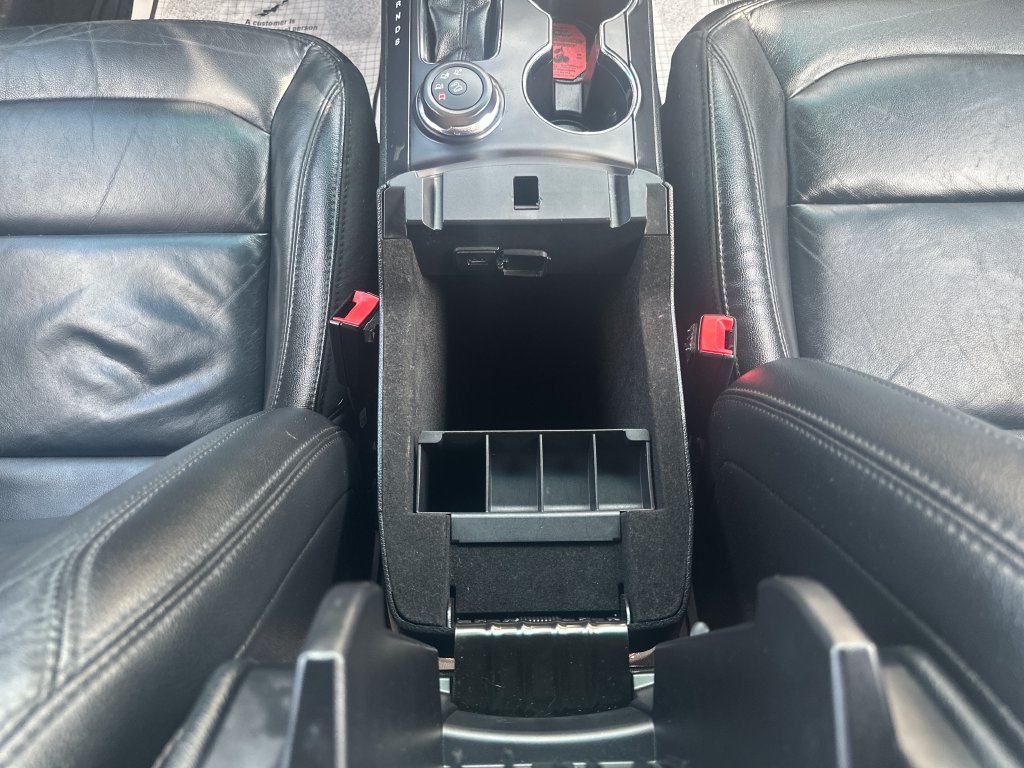 Used 2016 Ford Explorer XLT w/ Equipment Group 202A AWD/4WD image 36
