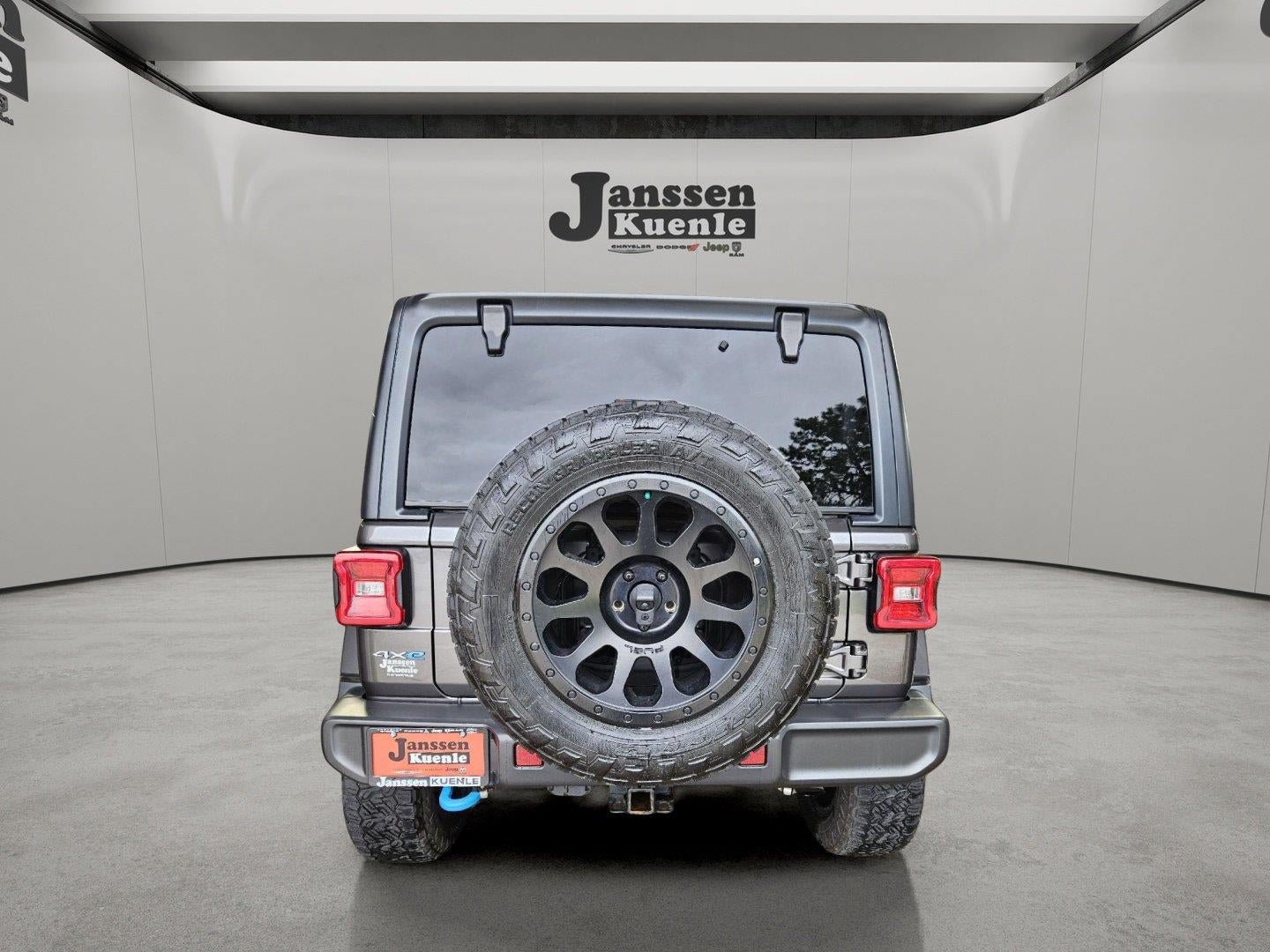 Used 2022 Jeep Wrangler Unlimited Sahara w/ Cold Weather Group AWD/4WD image 2