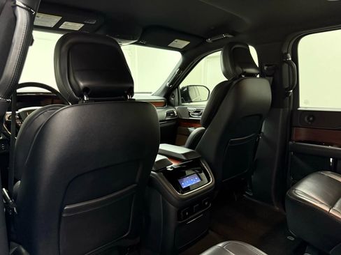 Used 2023 Lincoln Navigator L Standard Sport Utility 4D image 14