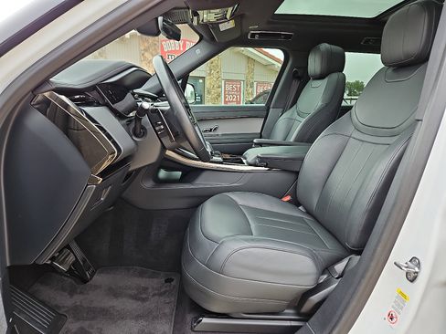 Used 2024 Land Rover Range Rover Sport Dynamic SE image 8