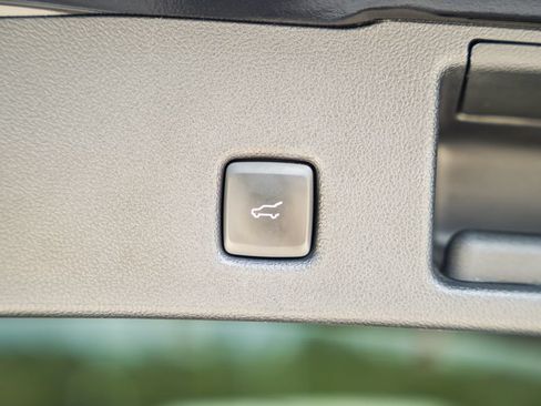 Used 2022 Ford Escape SEL w/ SEL Stealth AWD Package image 11