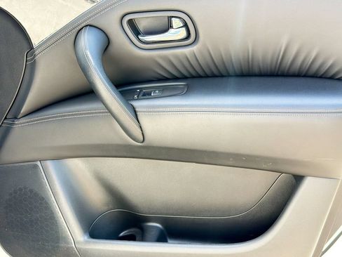 Used 2022 Nissan Armada Platinum w/ Captain's Chairs Package RWD image 29