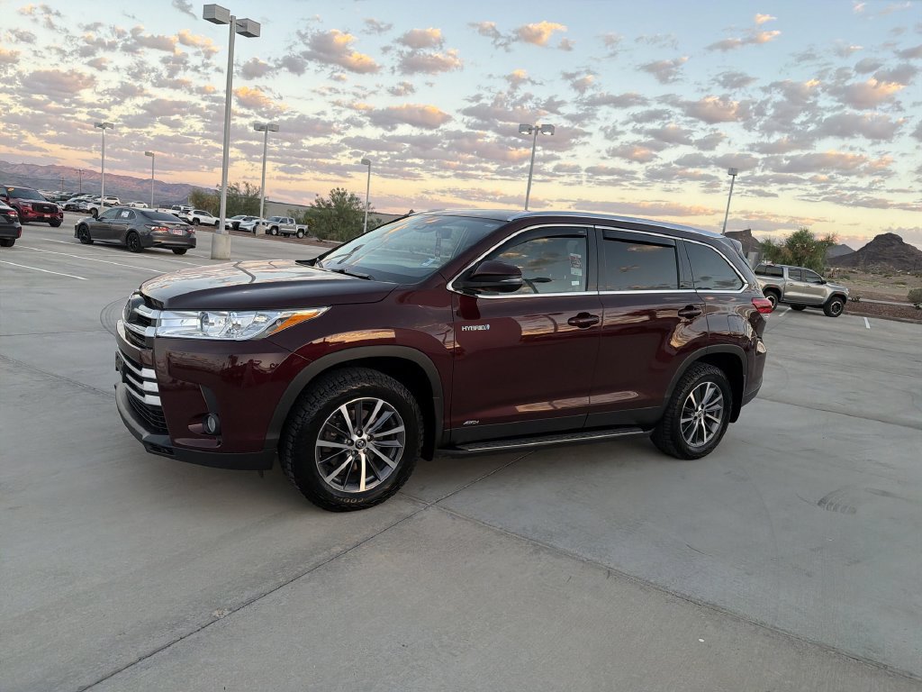 Used 2019 Toyota Highlander XLE AWD/4WD image 8