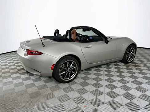 Used 2023 MAZDA MX-5 Miata Grand Touring RWD image 7
