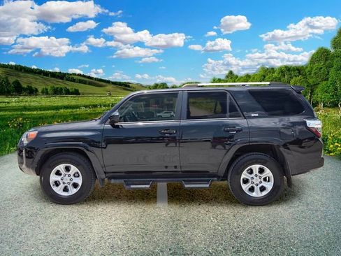 Used 2022 Toyota 4Runner SR5 RWD image 3