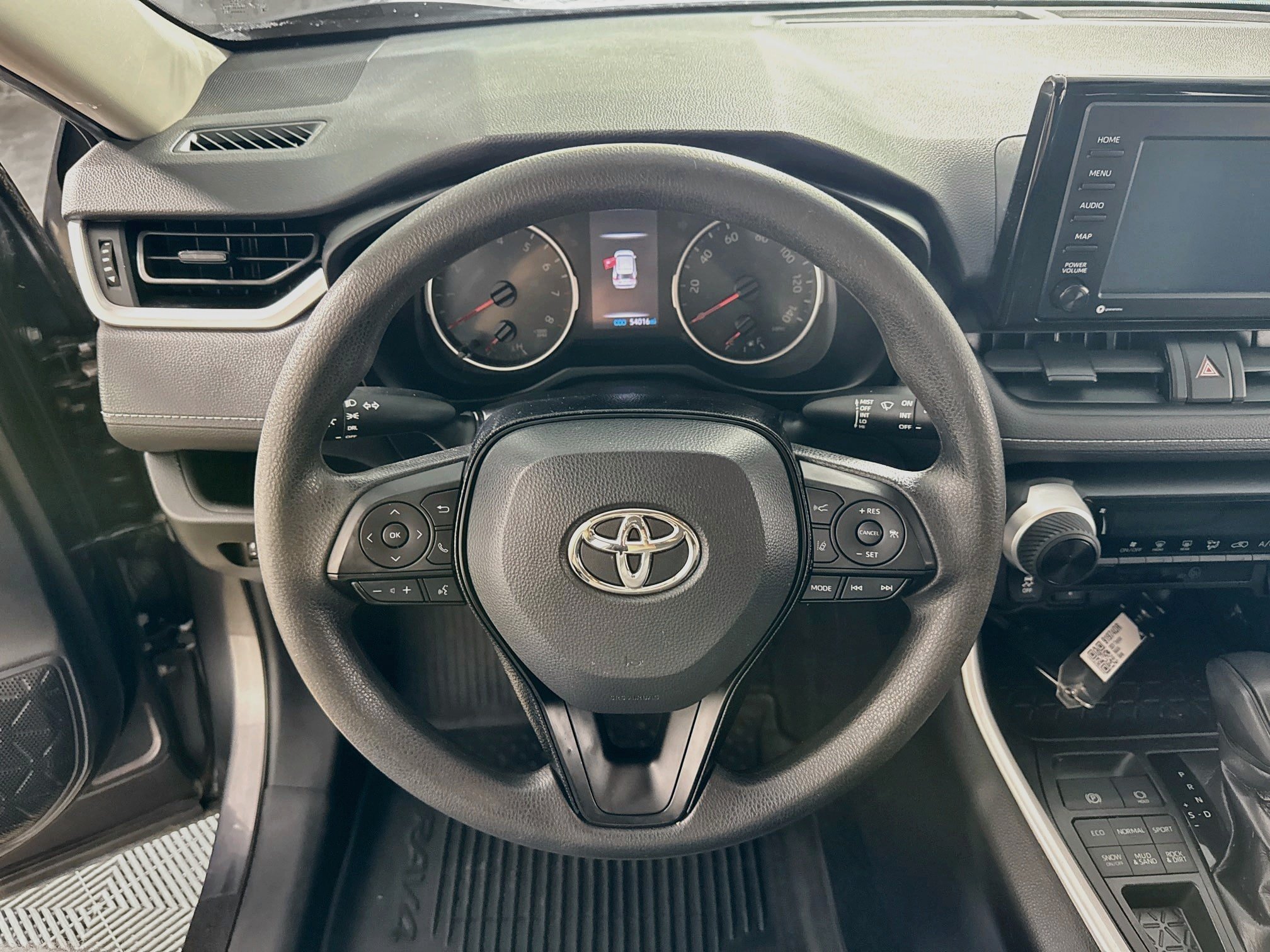 Used 2021 Toyota RAV4 LE AWD/4WD image 12