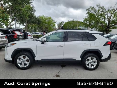 Used 2021 Toyota RAV4 XLE w/ Convenience Package FWD image 11