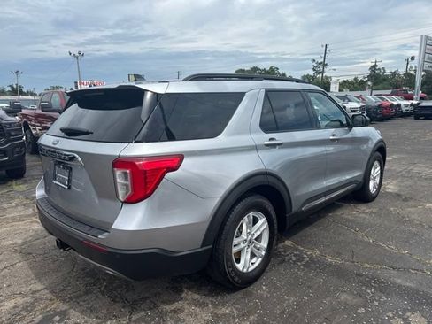 Used 2022 Ford Explorer XLT w/ Equipment Group 202A RWD image 3