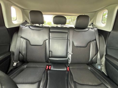 Used 2017 Jeep Compass Latitude w/ Popular Equipment Group AWD/4WD image 30