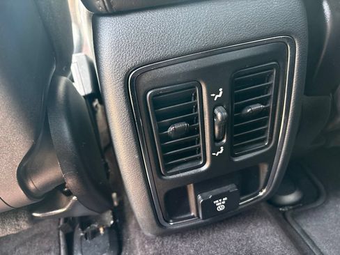 Used 2019 Jeep Grand Cherokee Altitude AWD/4WD image 22